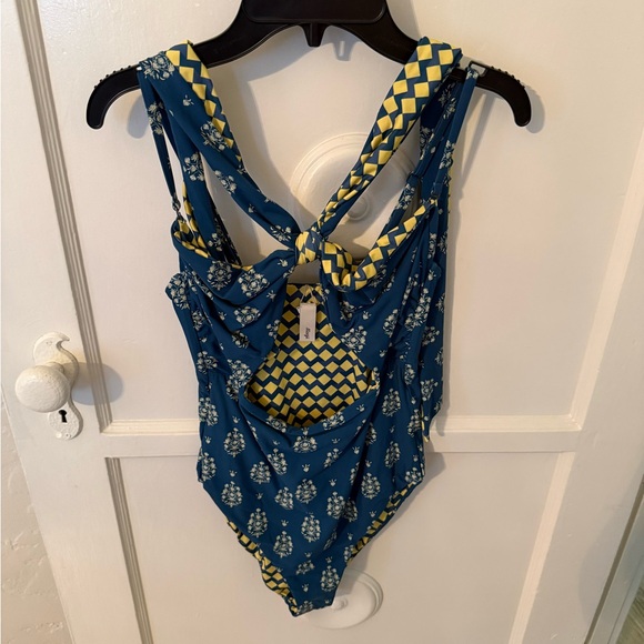 Maaji Convertible Cutout One-Piece Swimsuit - Picture 4 of 7